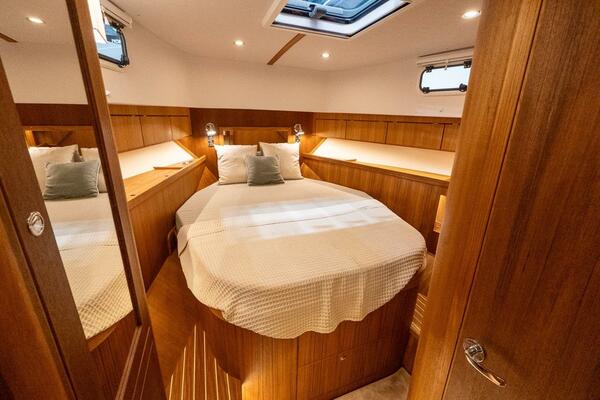 1 8M    2 1M Targa 46 46ft Targa Yacht For Sale