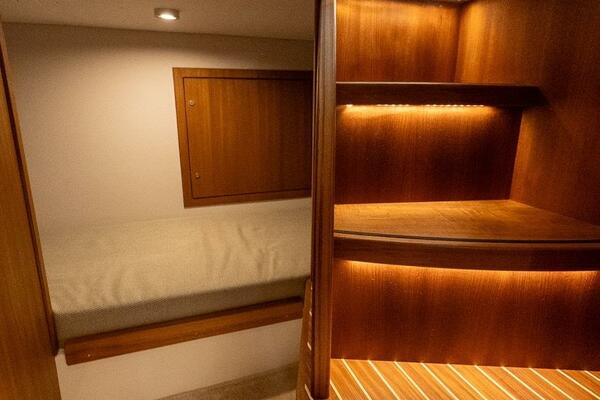 1 8M    2 1M Targa 46 46ft Targa Yacht For Sale