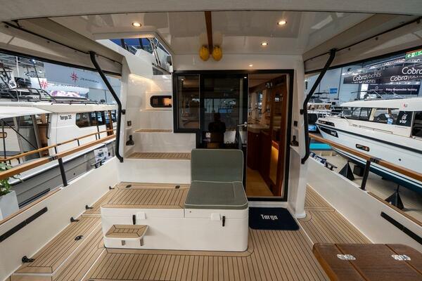 1 8M    2 1M Targa 46 46ft Targa Yacht For Sale