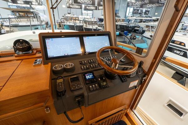 1 8M    2 1M Targa 46 46ft Targa Yacht For Sale