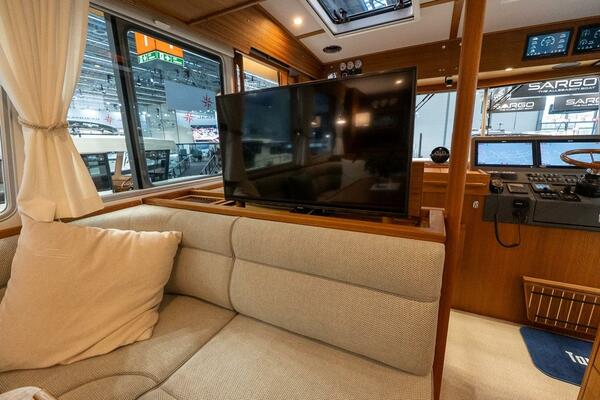 1 8M    2 1M Targa 46 46ft Targa Yacht For Sale