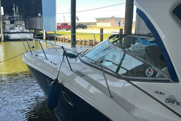 Photo of the 2008 Sea Ray 330 Sundancer