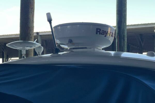 Photo of the 2008 Sea Ray 330 Sundancer