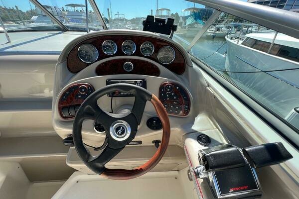 Photo of the 2006 Sea Ray Sundancer