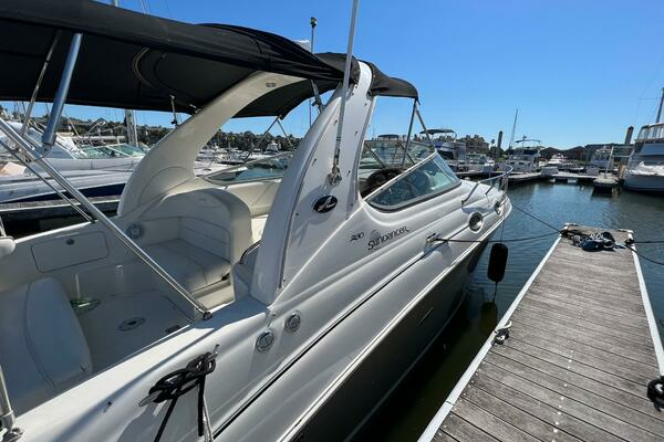 Photo of the 2006 Sea Ray Sundancer