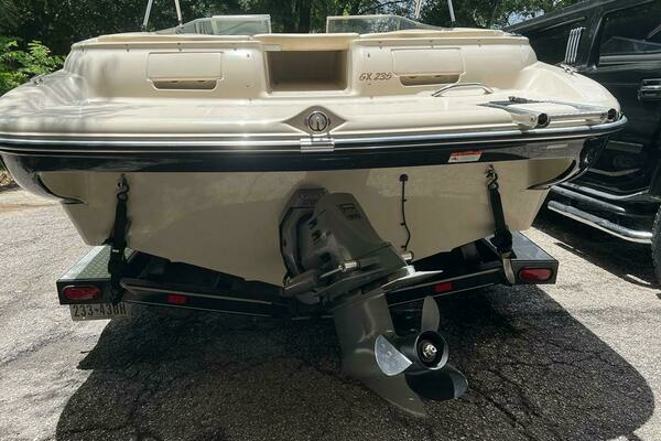 Photo of the 2005 Glastron GX235