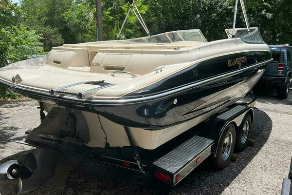 Photo of the 2005 Glastron GX235