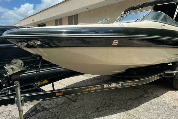 Photo of the 2005 Glastron GX235