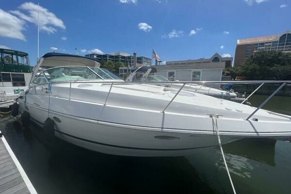 Photo of the 2007 Cruisers Yachts 340 Express