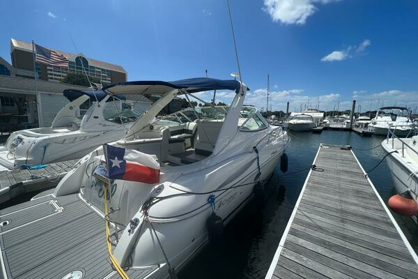 Photo of the 2007 Cruisers Yachts 340 Express