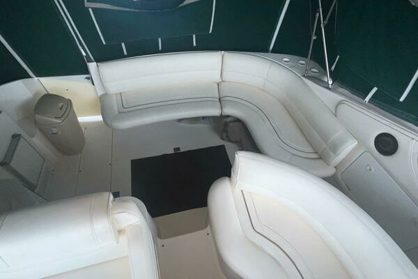 Photo of the 1997 Cruisers Yachts 3575