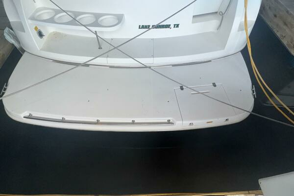 Photo of the 1997 Cruisers Yachts 3575