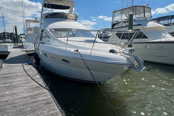 Photo of the 2007 Sea Ray Sedan Bridge