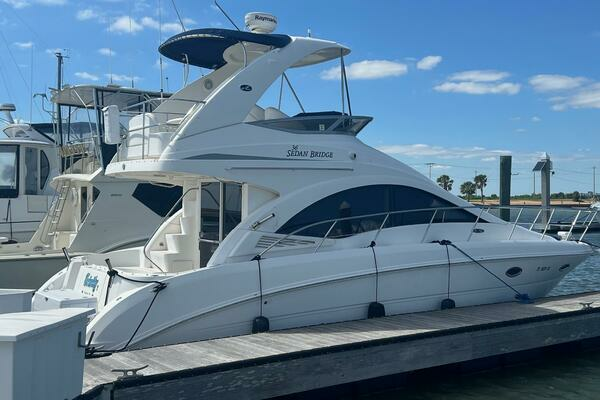 Photo of the 2007 Sea Ray Sedan Bridge