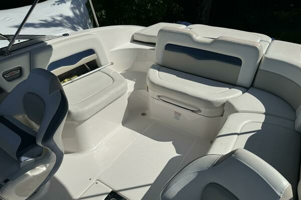 Photo of the 2014 Chaparral 246 SSI