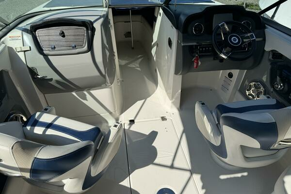 Photo of the 2014 Chaparral 246 SSI