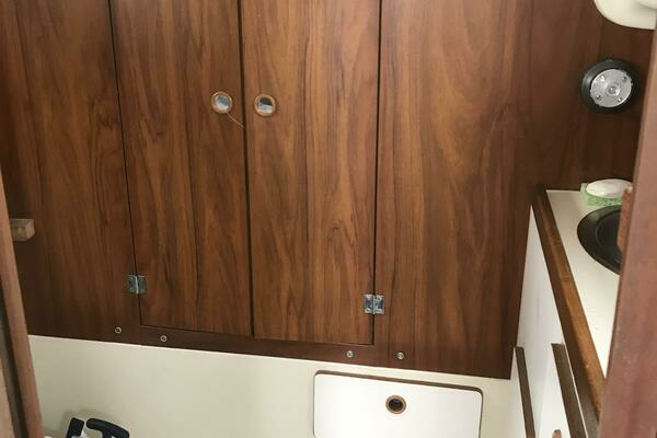 Photo of the 1977 Pearson 30 "Puffin II"