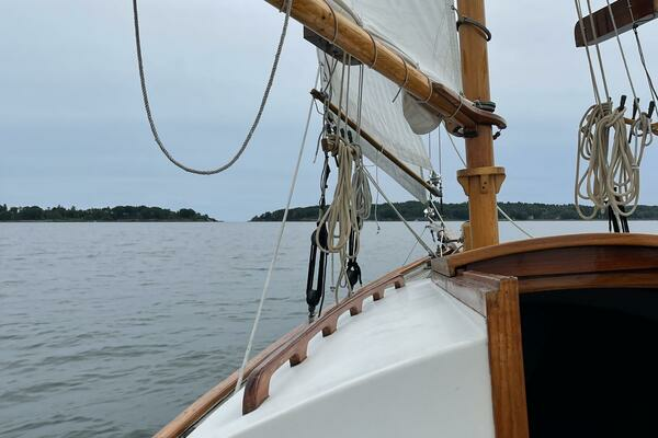 Baby Blue 25ft Jarvis Newman Yacht For Sale