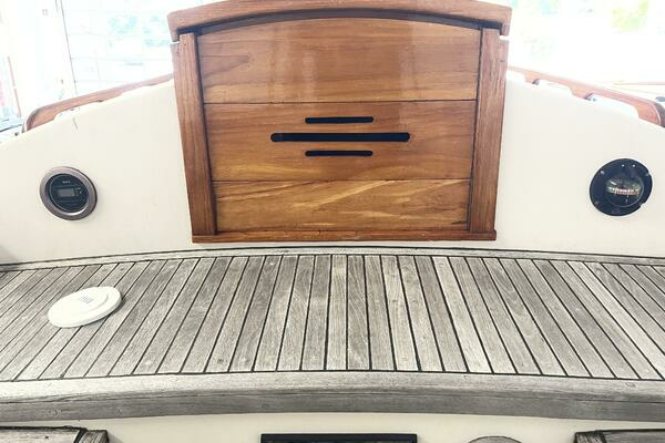 Baby Blue 25ft Jarvis Newman Yacht For Sale