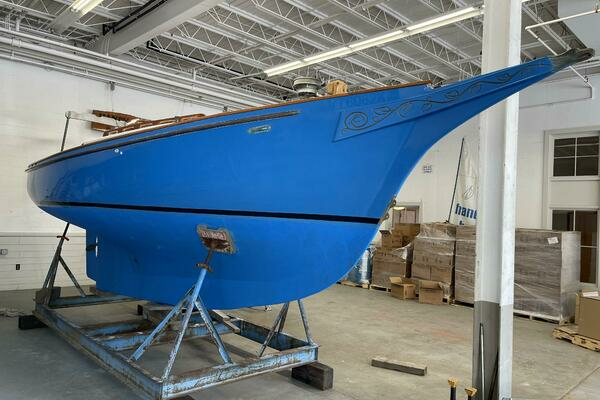 Baby Blue 25ft Jarvis Newman Yacht For Sale