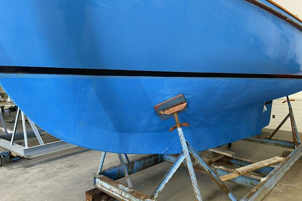 Baby Blue 25ft Jarvis Newman Yacht For Sale