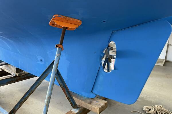 Baby Blue 25ft Jarvis Newman Yacht For Sale