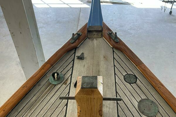 Baby Blue 25ft Jarvis Newman Yacht For Sale