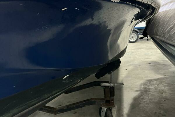 Photo of the 1995 Wahoo Center Console