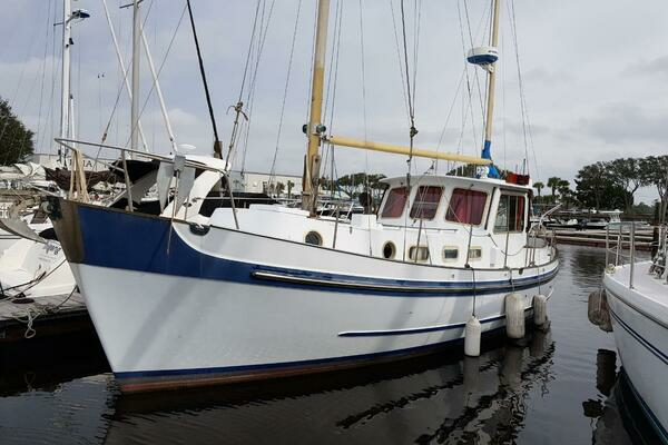 New Dawn 1971 Banjer 37 ft Motorsailers by Corinna Rogers