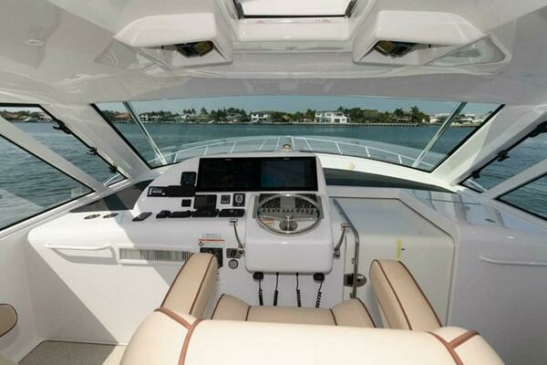 2015 Hatteras 45