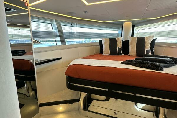 2019 Van der Valk 62