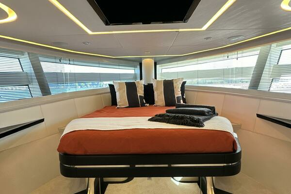 2019 Van der Valk 62