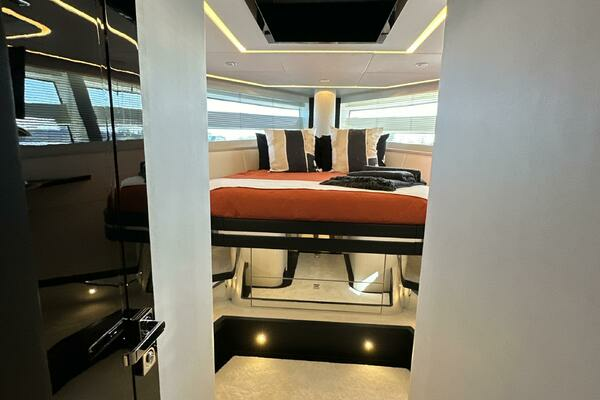 2019 Van der Valk 62