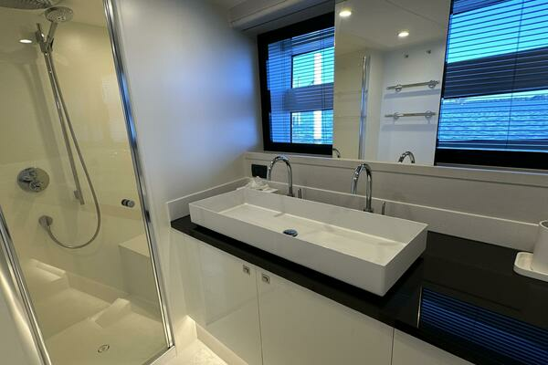 2019 Van der Valk 62