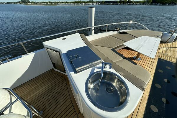 2019 Van der Valk 62