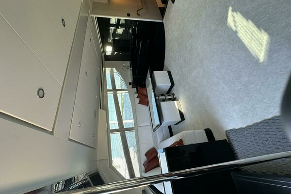 2019 Van der Valk 62