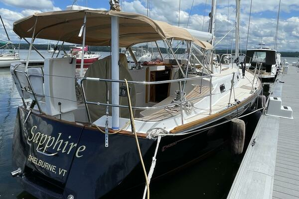 Photo of the 2009 Tartan 4300 "SAPPHIRE"