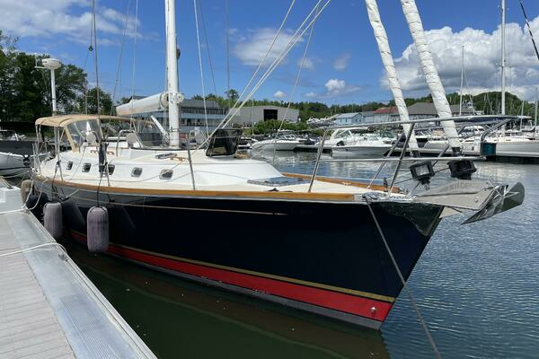 Photo of the 2009 Tartan 4300 "SAPPHIRE"