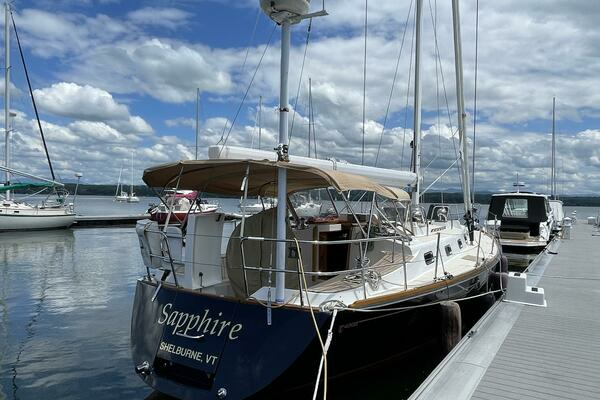 Photo of the 2009 Tartan 4300 "SAPPHIRE"