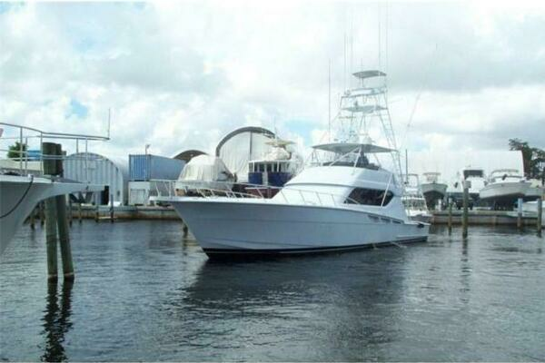 Photo of the 1998 Caterpillar Sportfish "Aguamala"