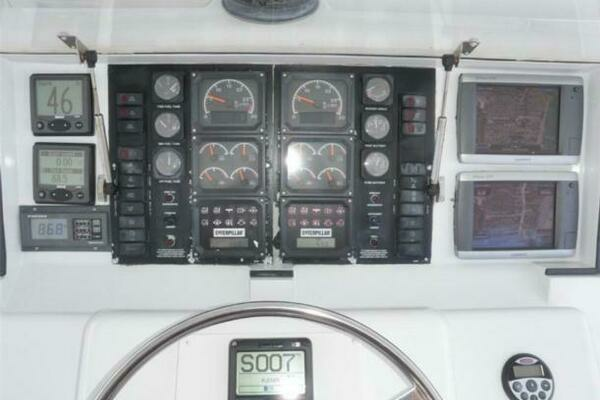 Photo of the 1998 Caterpillar Sportfish "Aguamala"