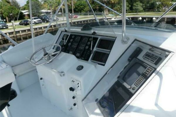 Photo of the 1998 Caterpillar Sportfish "Aguamala"