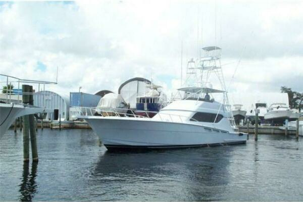 Photo of the 1998 Caterpillar Sportfish "Aguamala"