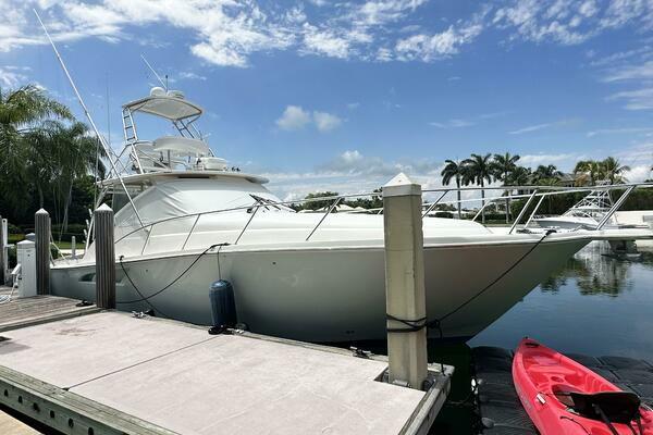 2011 Tiara Yachts 43