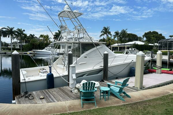 2011 Tiara Yachts 43