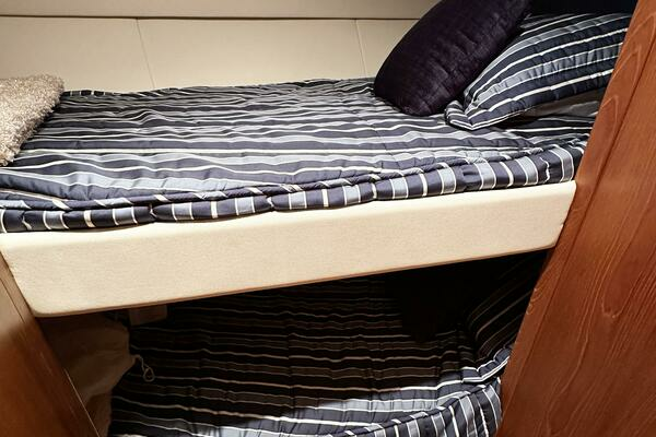 2011 Tiara Yachts 43