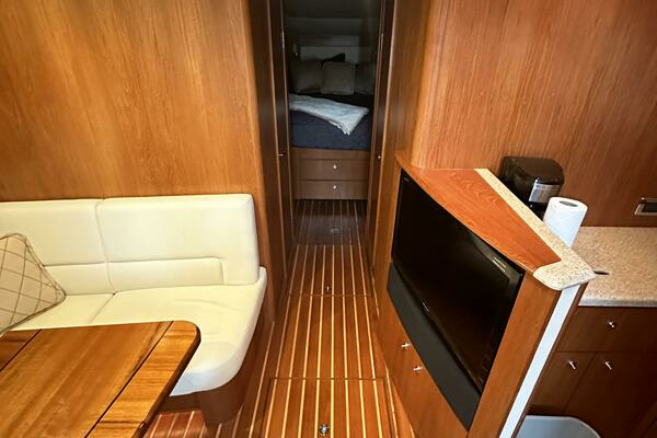 2011 Tiara Yachts 43