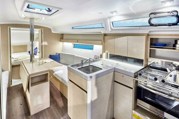 34ft Beneteau Yacht For Sale