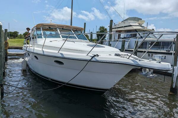 2000 Tiara Yachts 35