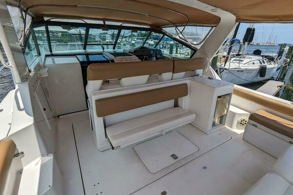 2000 Tiara Yachts 35